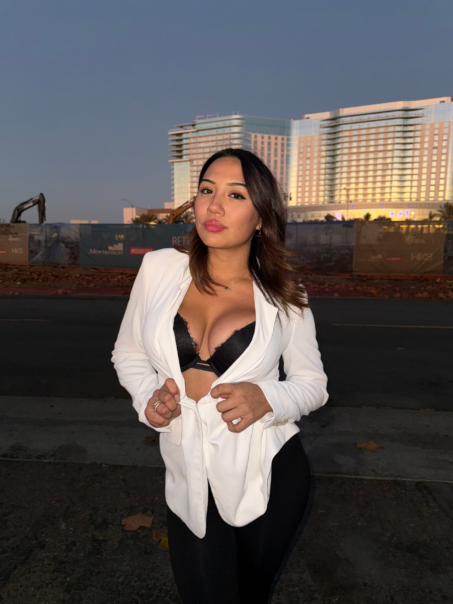 Take a pause and enjoy Ali Cruz — streaming from Jinan