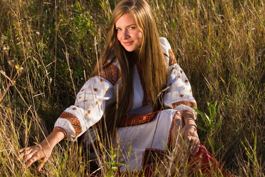 Model Women in Slavic costumes in Jinan