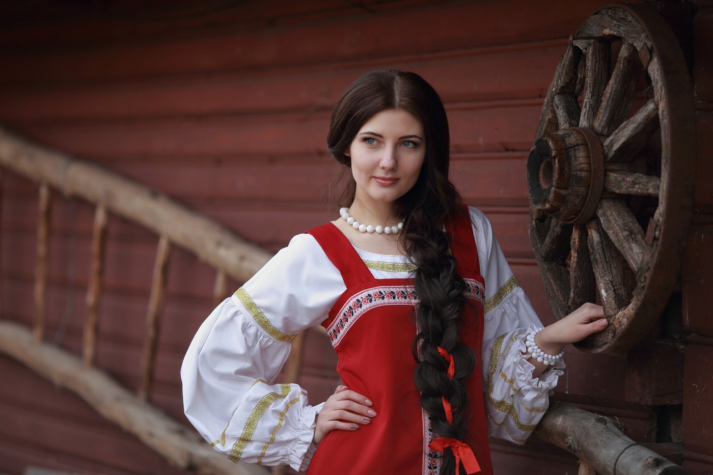 Girls in Slavic costumes in Jinan