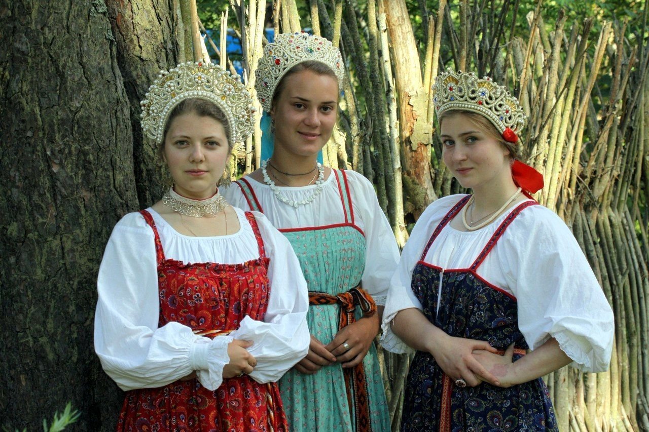 Sexy model Girls in Slavic costumes in Jinan
