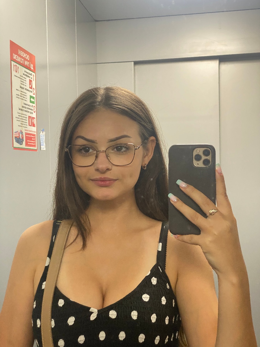 Sexy model Stacy in Jinan